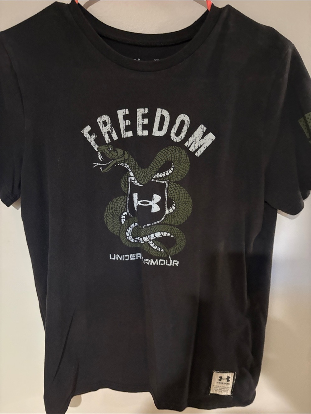 Under Armour Black Short-Sleeve 'Freedom' Snake Graphic Tee